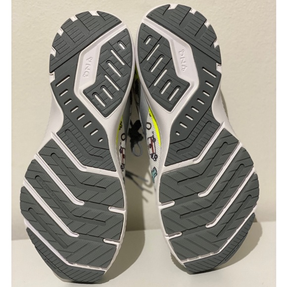 Brooks Launch 8 Medical Shoes - Picture 9 of 15